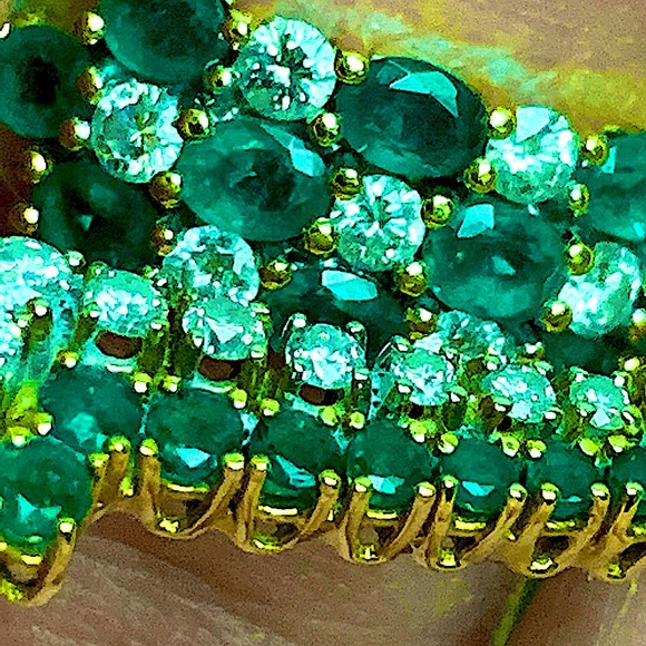 14 kt Colombian Emerald & Diamond Ring - Picture 9 of 10